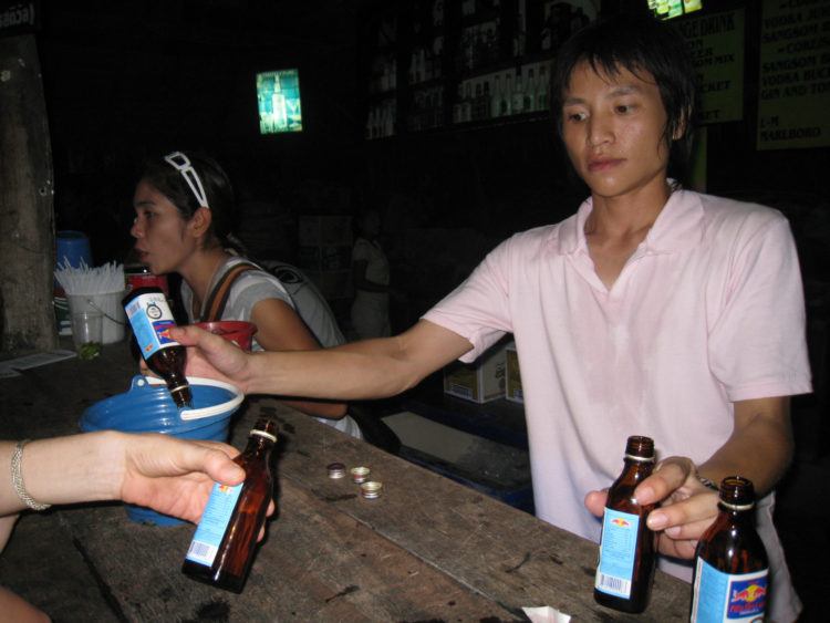 Half Moon Party bar
