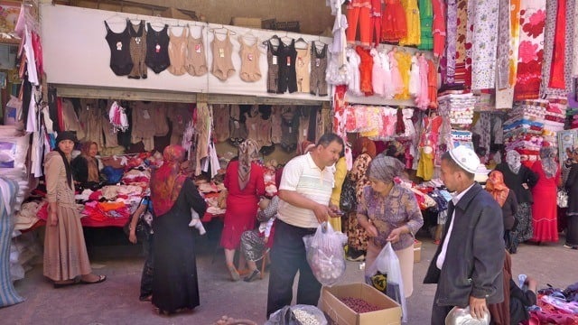 Shopping at Kashgar markets Shopping at Kashgar markets