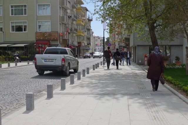 A quiet street in Canakkale.