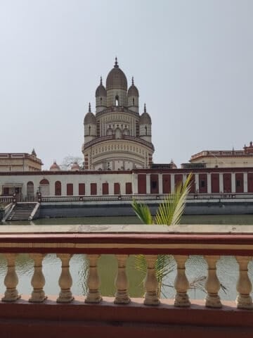 Dakshineswar Kali Temple India (photo by Saheb Mondal, Pixabay).