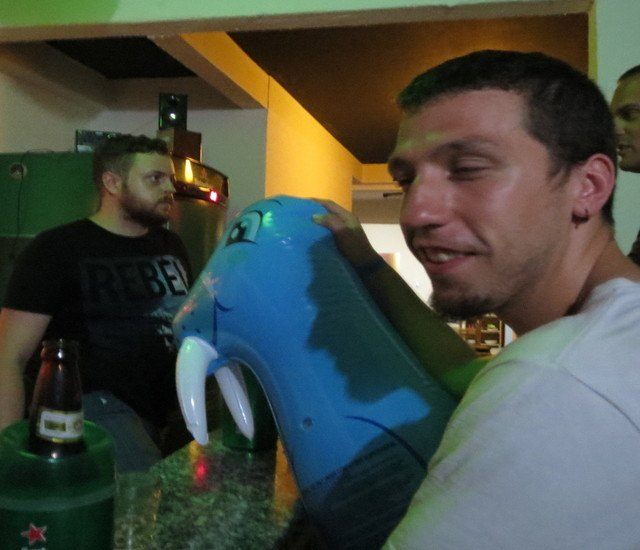 Daniel, one of the hostel guests, gets friendly with Wally the Walrus, while Alex, one of the hostel owners, does his best Ice Cube impression with that serious face.
