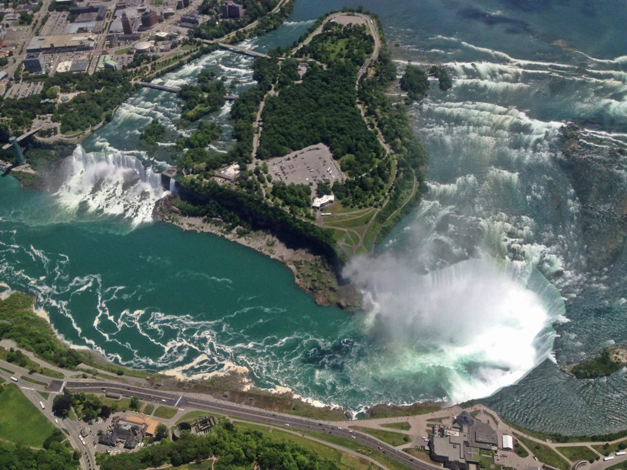 Niagara Falls in Canada (photo: David Lee)