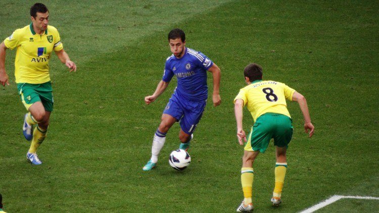 Chelsea's Eden Hazard on the attack (photo: Ben Sutherland)