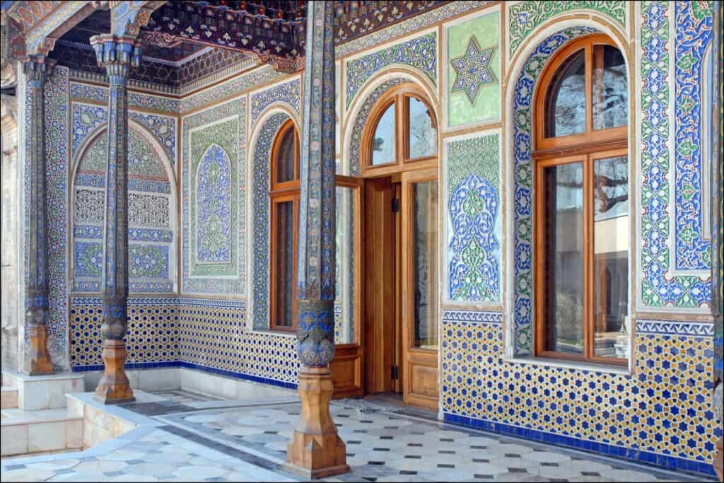 Museum in Uzbekistan (photo: Jean-Pierre Dalbéra)