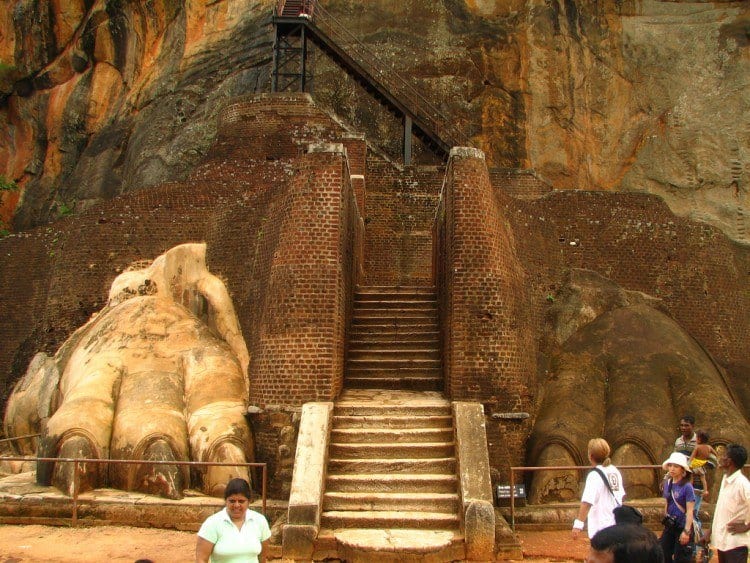 Lion Entrance guarding Sigiriya summit
