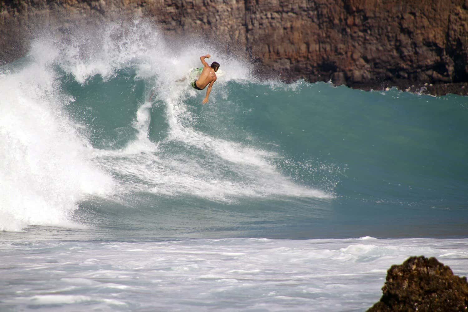 Surfing Kealakekua Bay