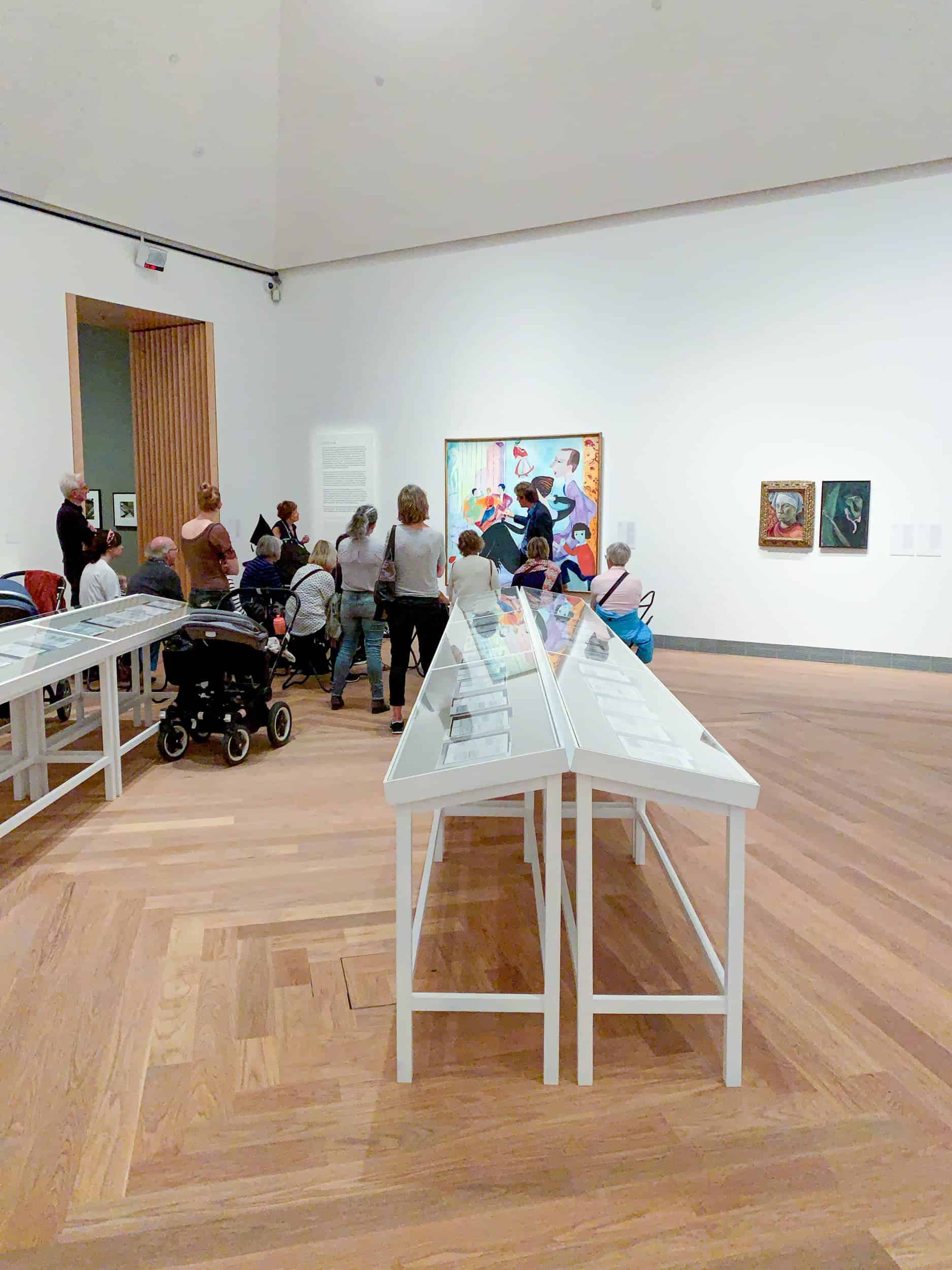 Guided tour at the Modern Art Museum