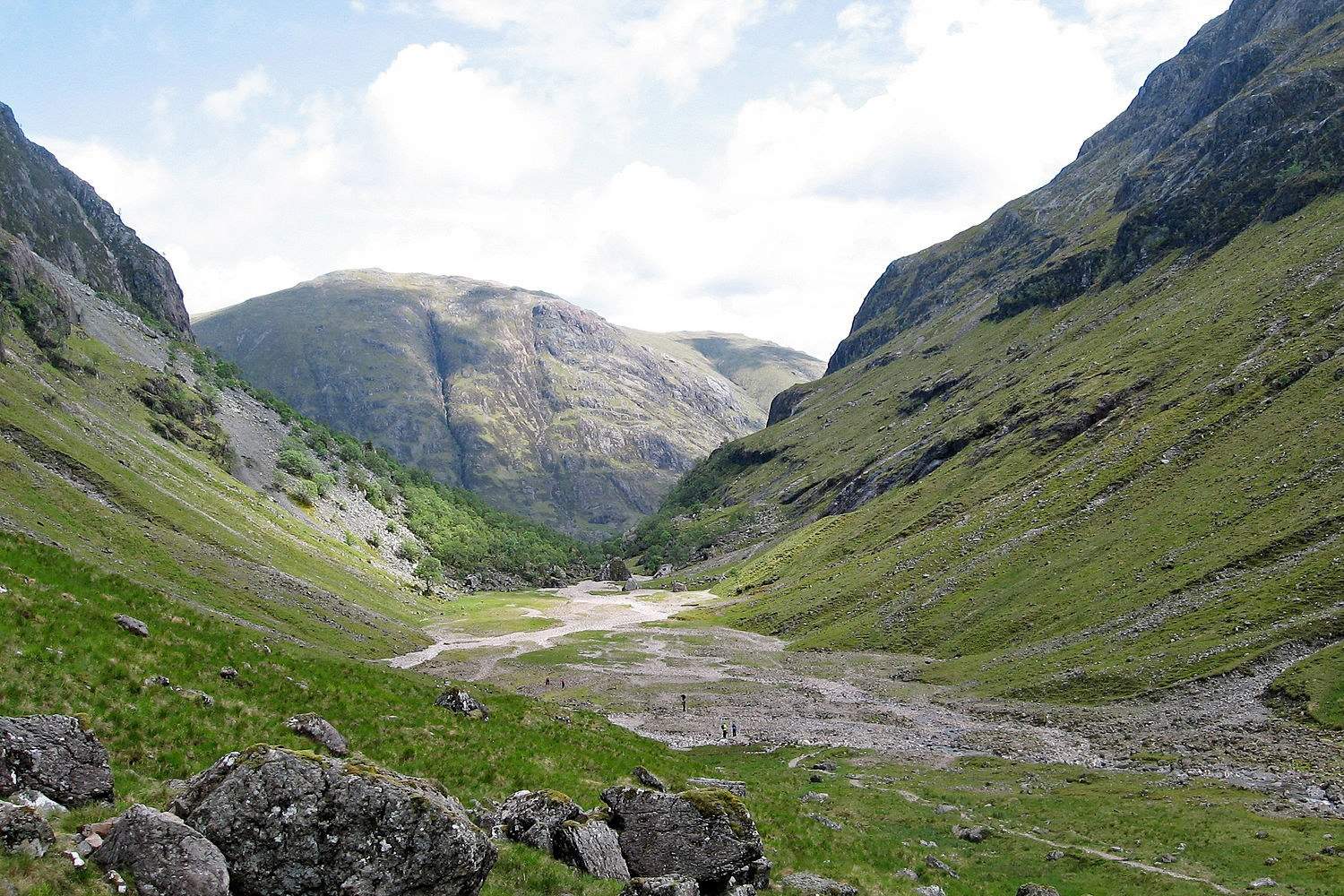 Beautiful Aonach Eagach (Credit: Wikipedia Commons)