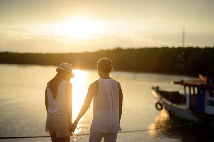 Who doesn't like romantic weekends away to the seaside? (photo: free-photos)