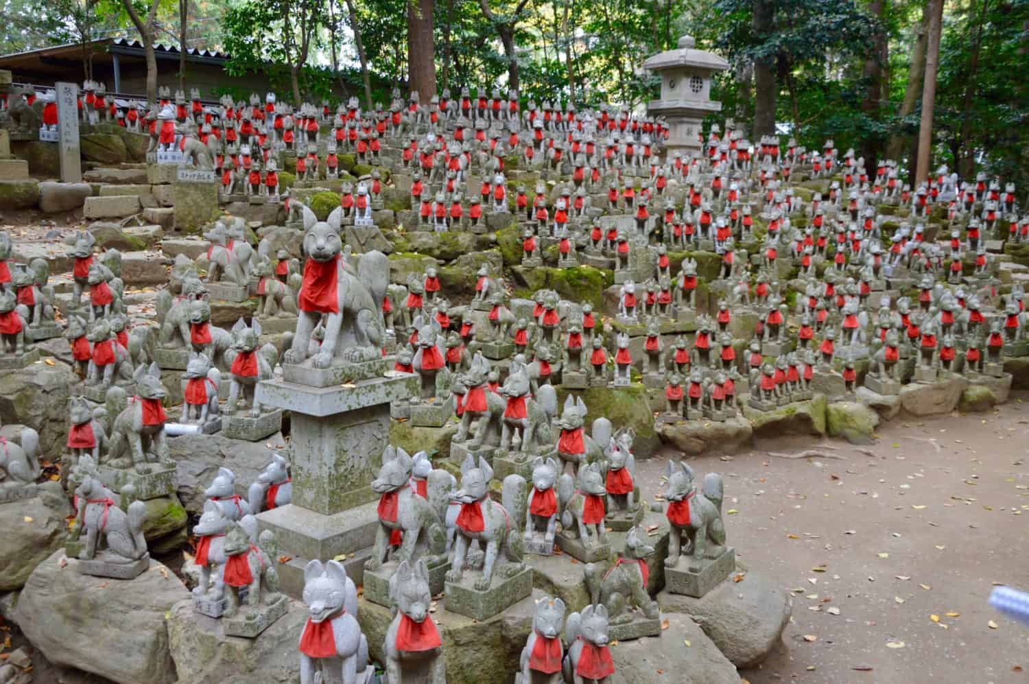 The Hill of Foxes (Reiko-Zuka) The Hill of Foxes (Reiko-Zuka)