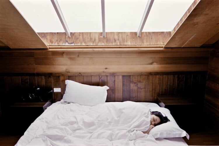 Woman sleeping (photo sourced from Pixabay)