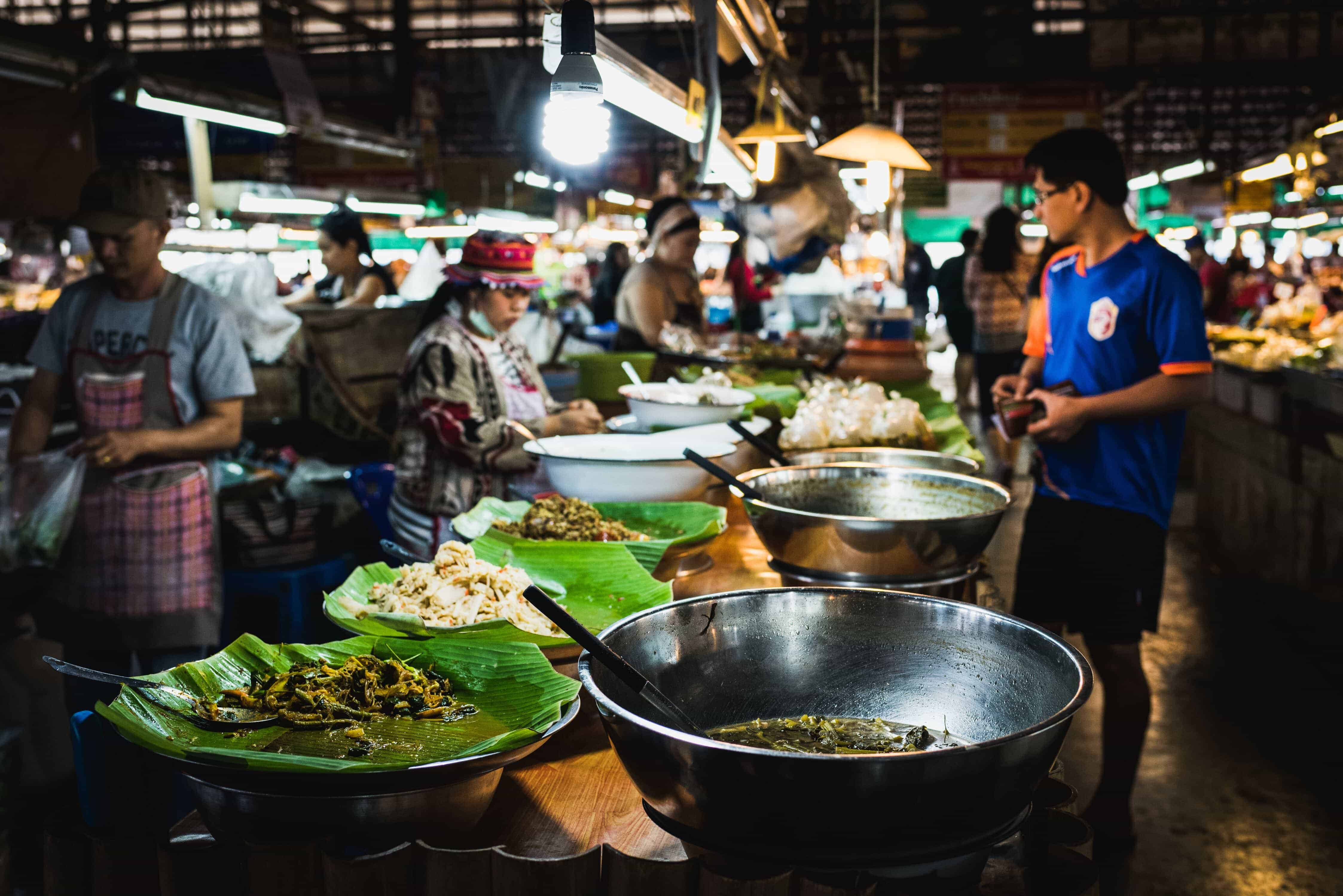 Food market (photo: Zach Inglis, Unsplash)