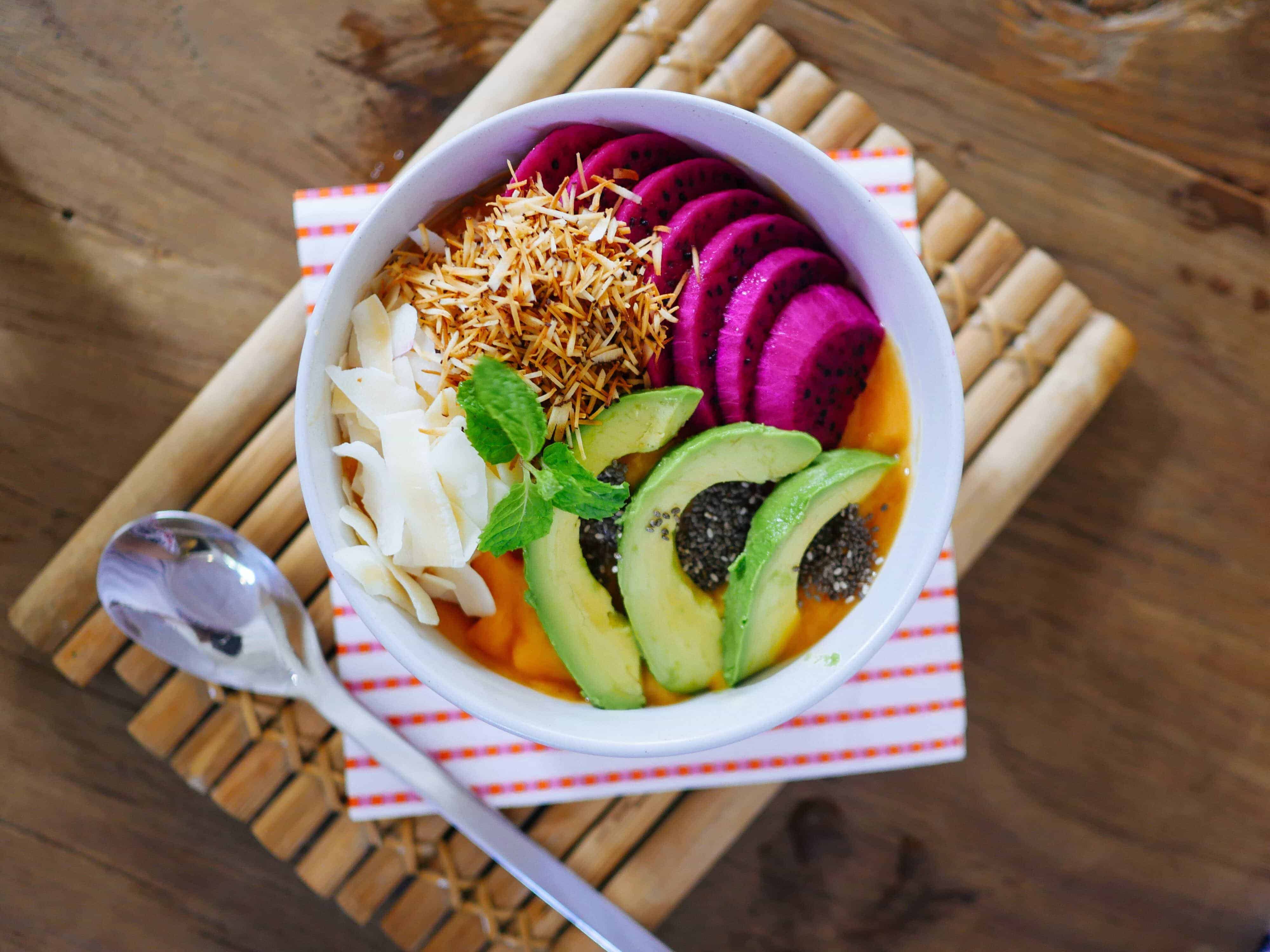 Smoothie bowl at a Chiang Mai cafe (photo: Mariana Montes de Oca, Unsplash)