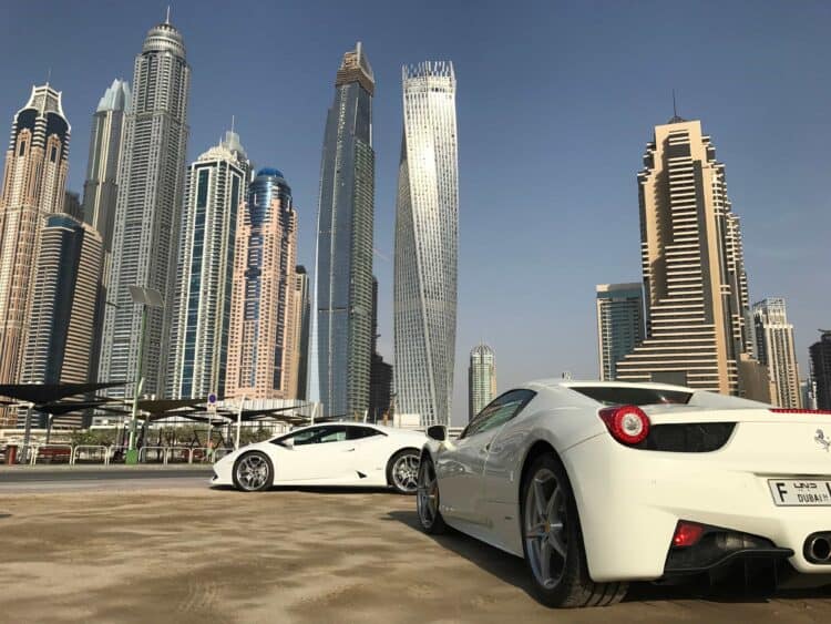 Renting a luxury car in Dubai like a Ferrari or Lamborghini can be a once in a lifetime experience (photo: 5ILI Ducati, Pixabay)