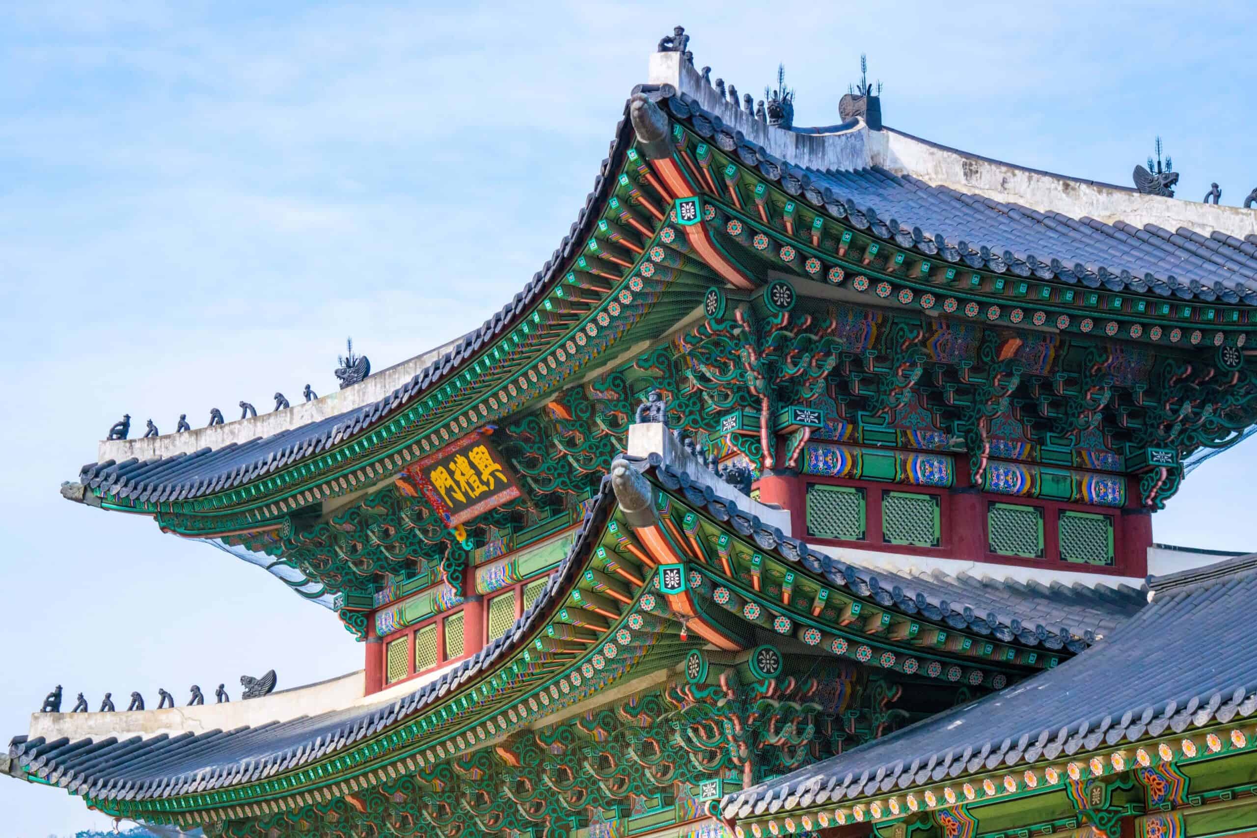 Temple in Seoul (photo: Brady Bellini, Unsplash)