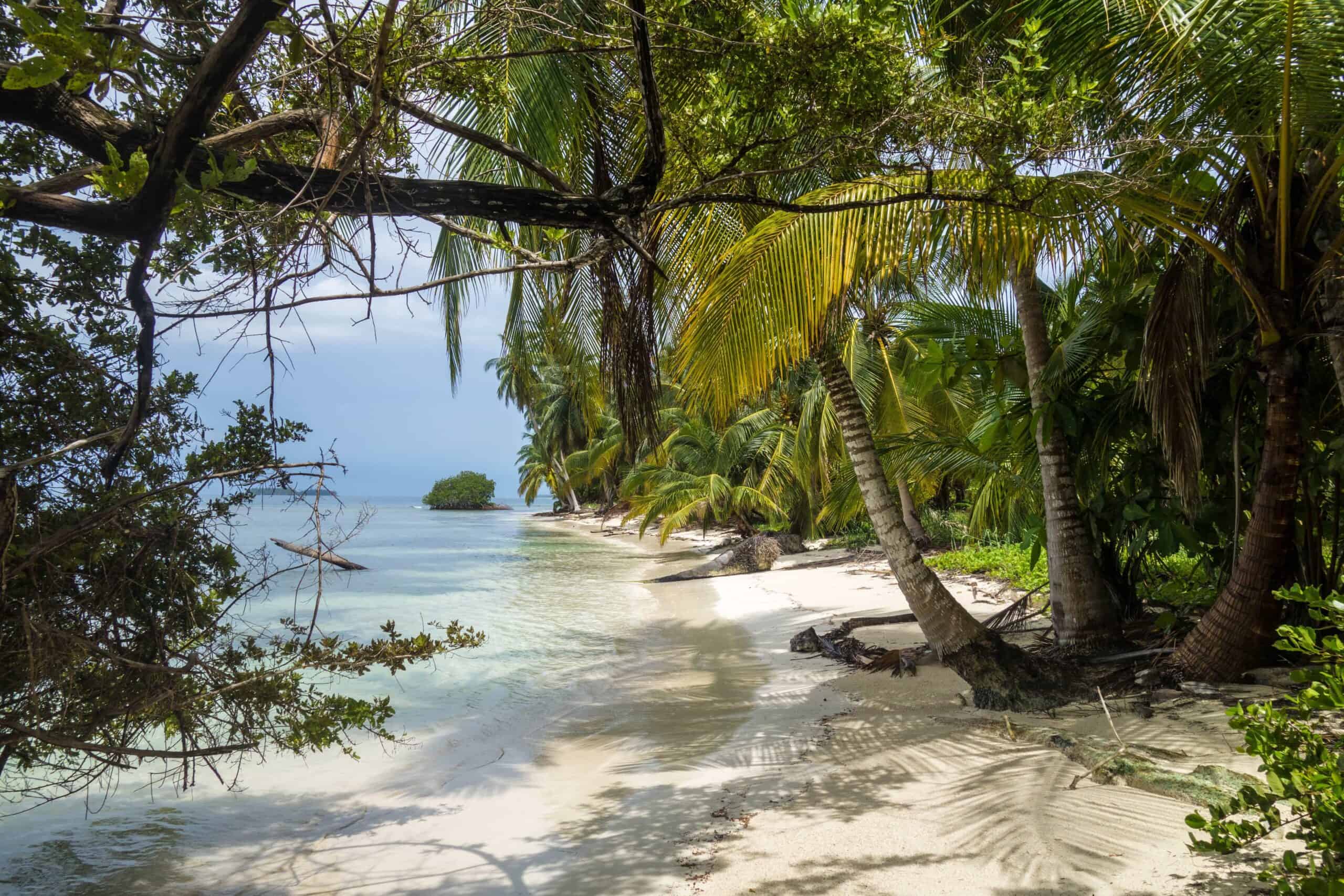 Beach in Panama (photo: grebmot, Pixabay)