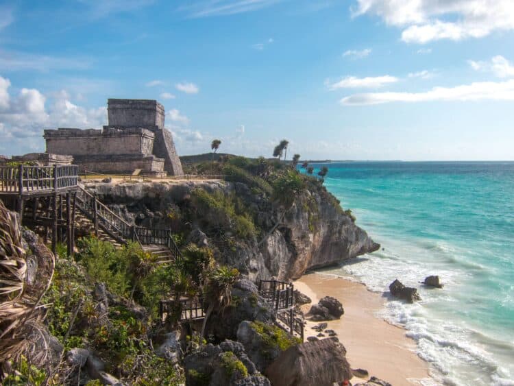 Tulum ruins and stairs to beach (photo: David Lee)