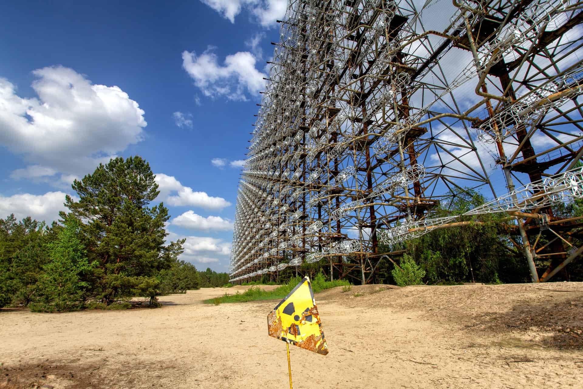 Duga 1 Soviet-era radar (photo: Yves Alarie, Unsplash)