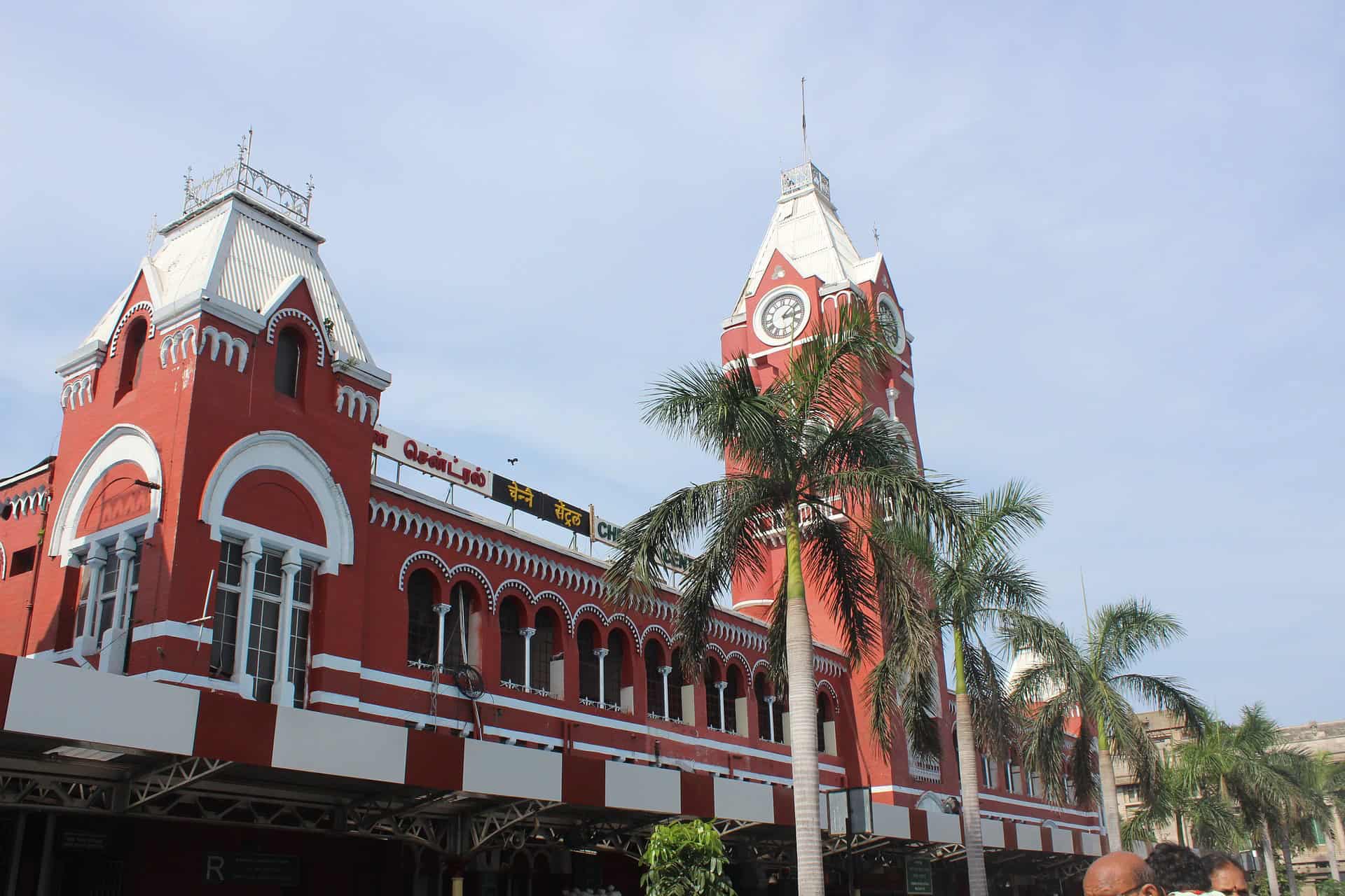 Chennai Central train station (photo: Vellupura, Pixabay)
