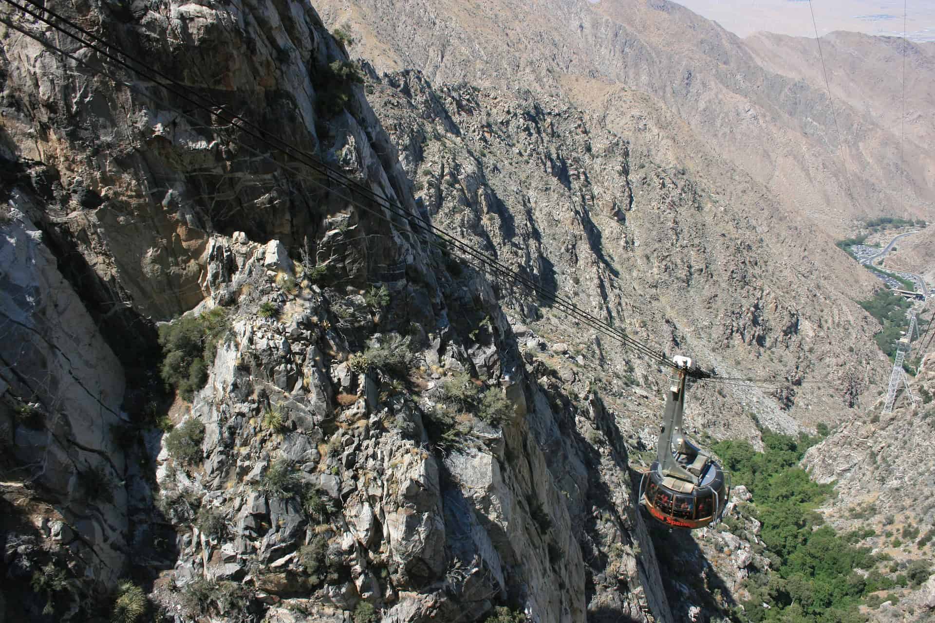 Palm Springs Aerial Tramway (photo: oomer, Pixabay)