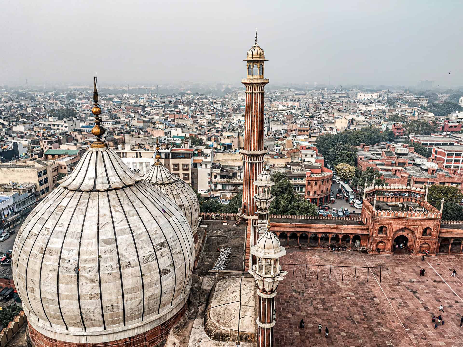 View of Delhi from the Jama Masjid mosque, one of Delhi's historical places (photo: confused_me)