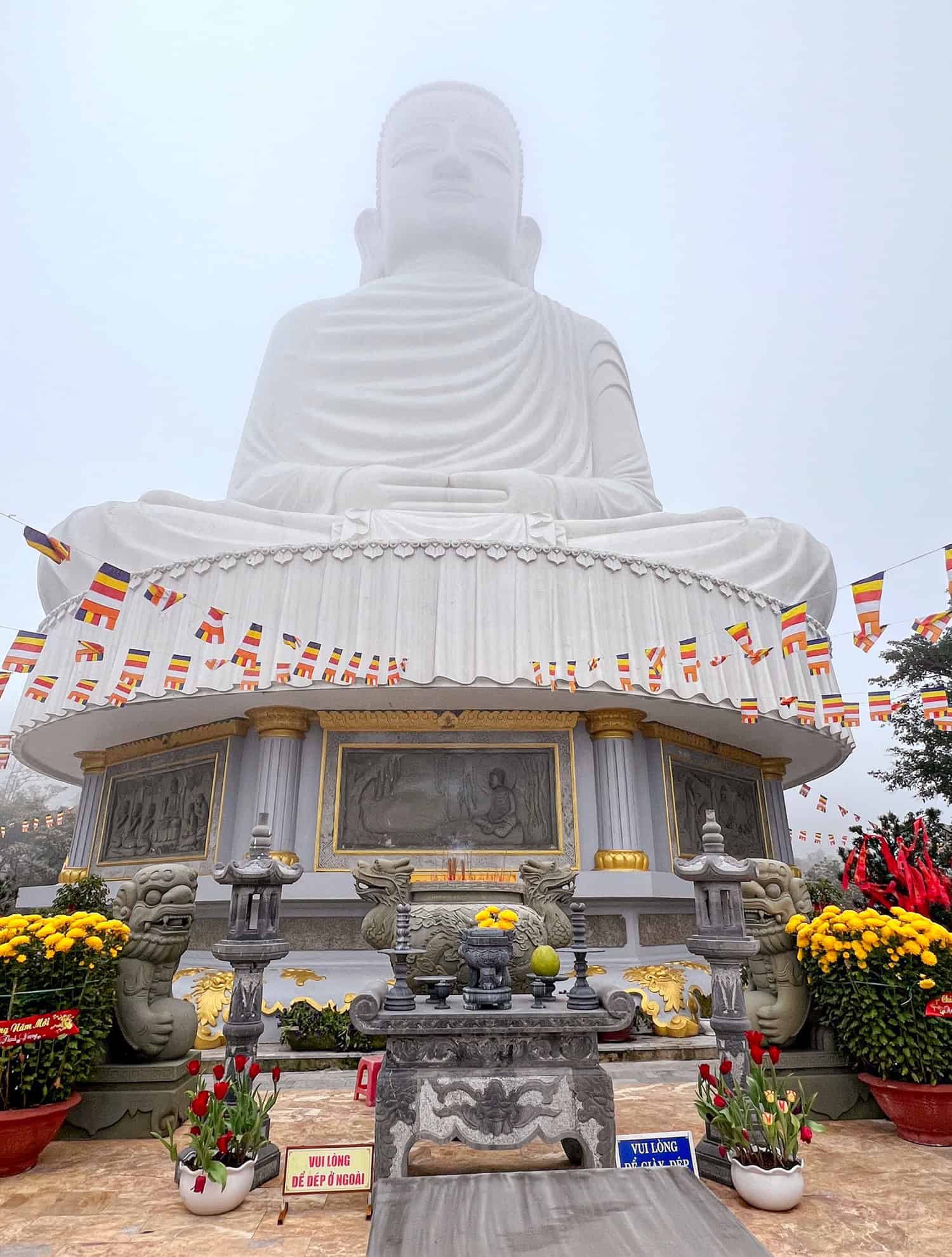 Seated Buddha statue
