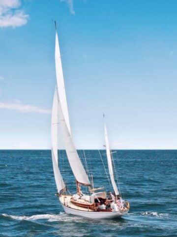 Sailing Casco Bay, Maine (photo: Kristel Hayes).