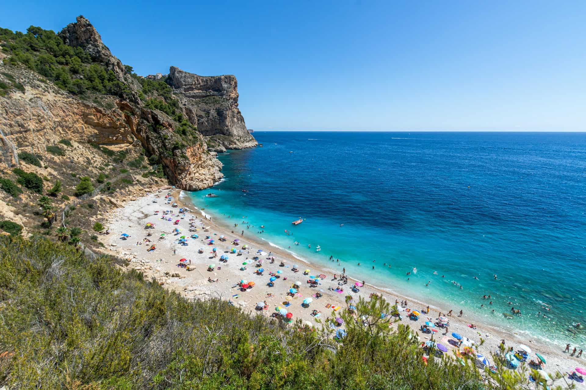 Beach in Cala del Moraig, Spain (photo: Eduardo Kenji Amorim)