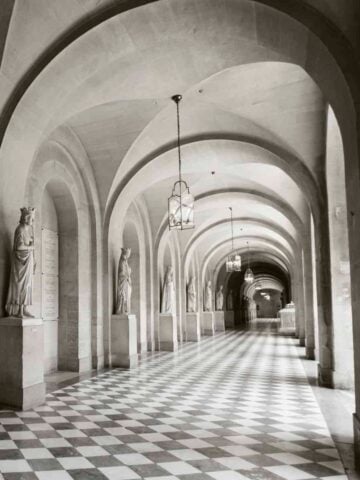 Hallway at the Palace (photo: IvanMikhaylov).