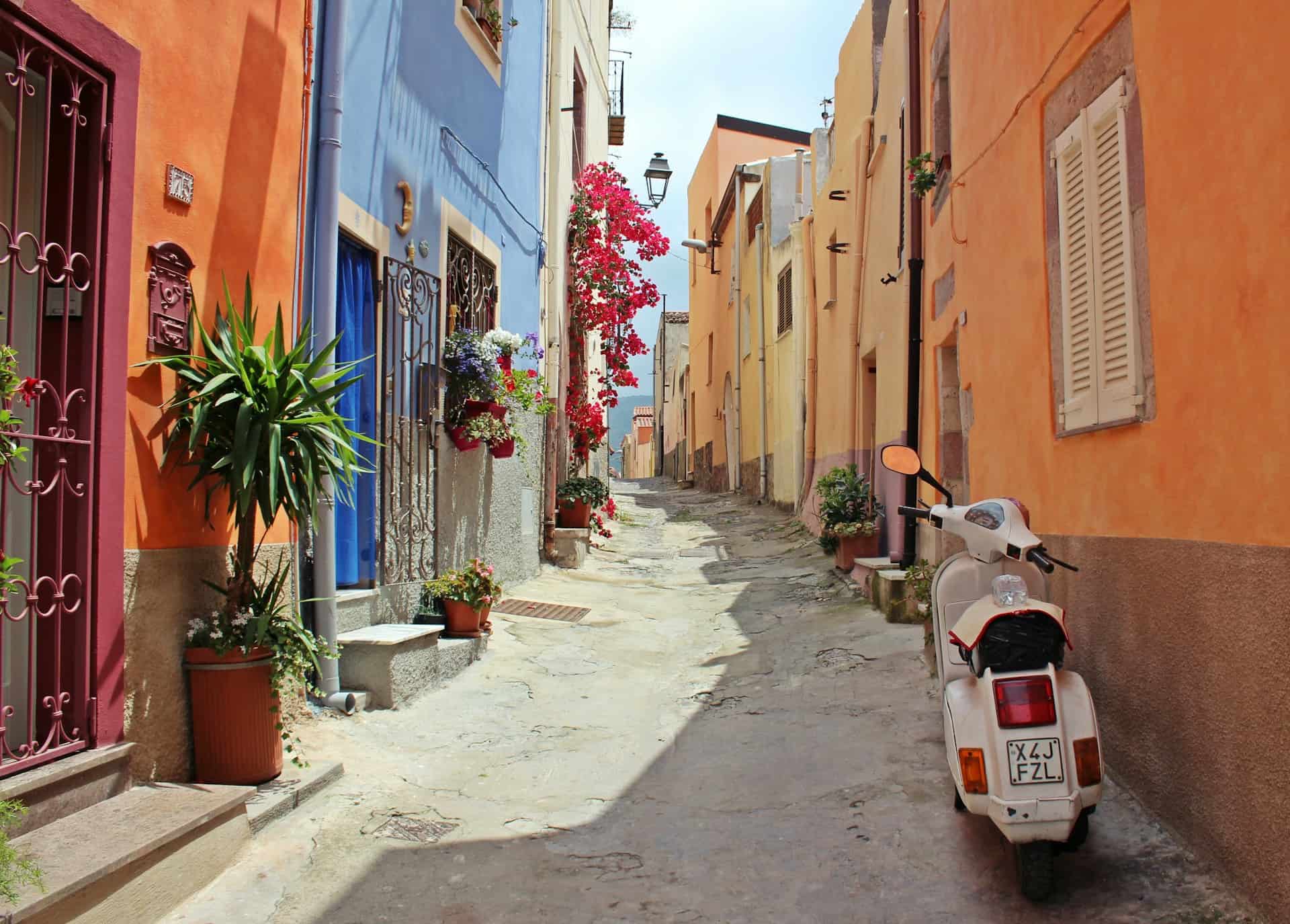 A Vespa is one way to experience solo travel in Italy (photo: La So).