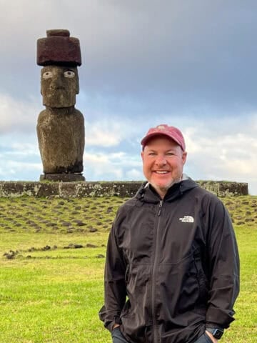 Dave visits Ahu Ko Te Riku (photo by Kelly Lemons).