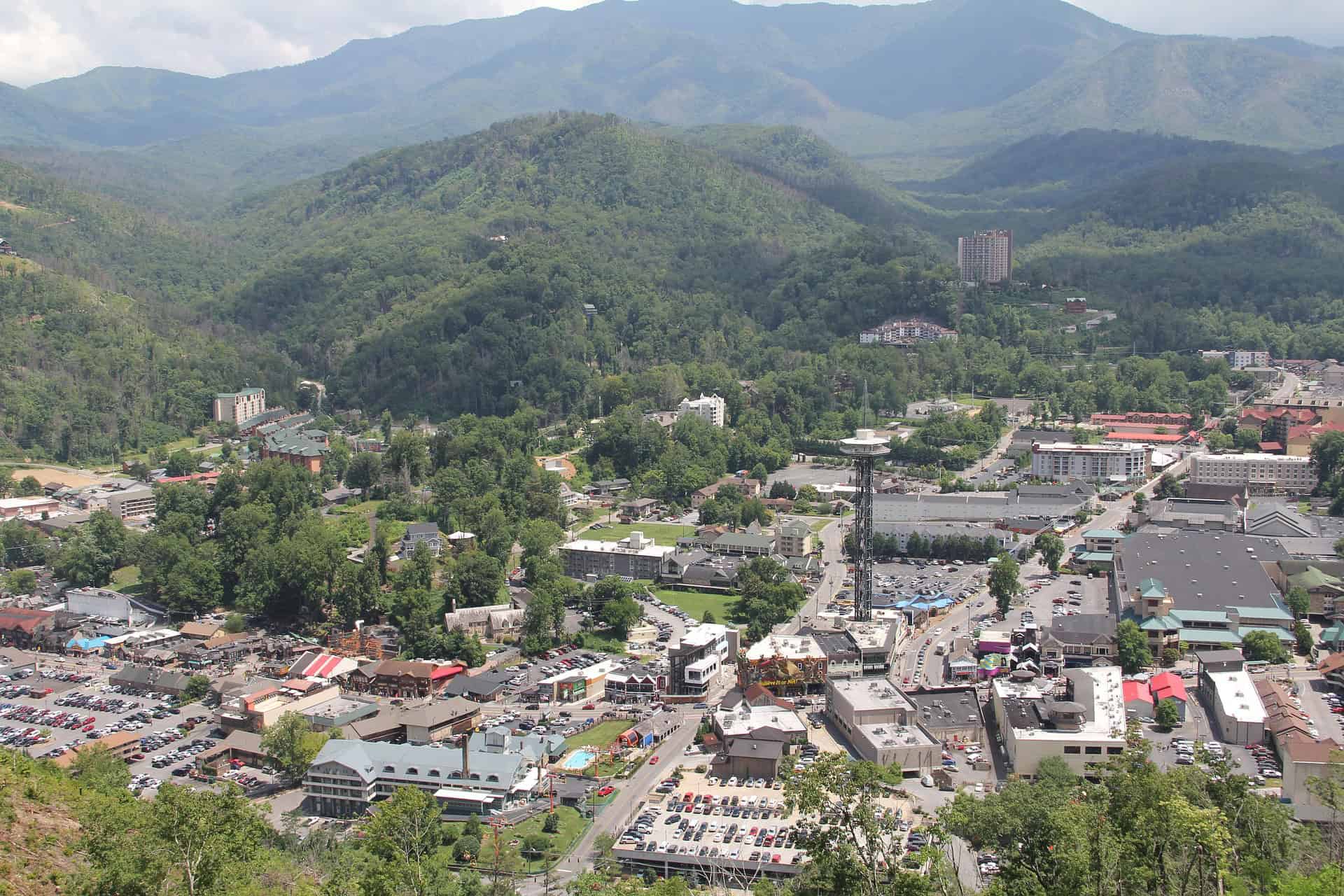 Gatlinburg Space Needle (photo: hutchcc).