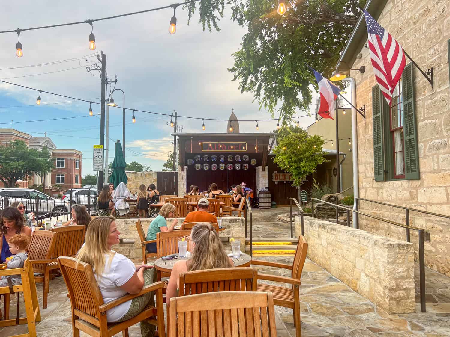 Diners at a Germany restaurant in Fredericksburg (photo: Dave Lee).