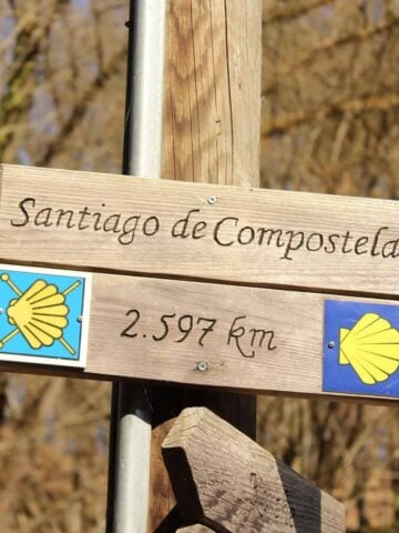 Santiago de Compostela sign (photo: Andre_Grunden).