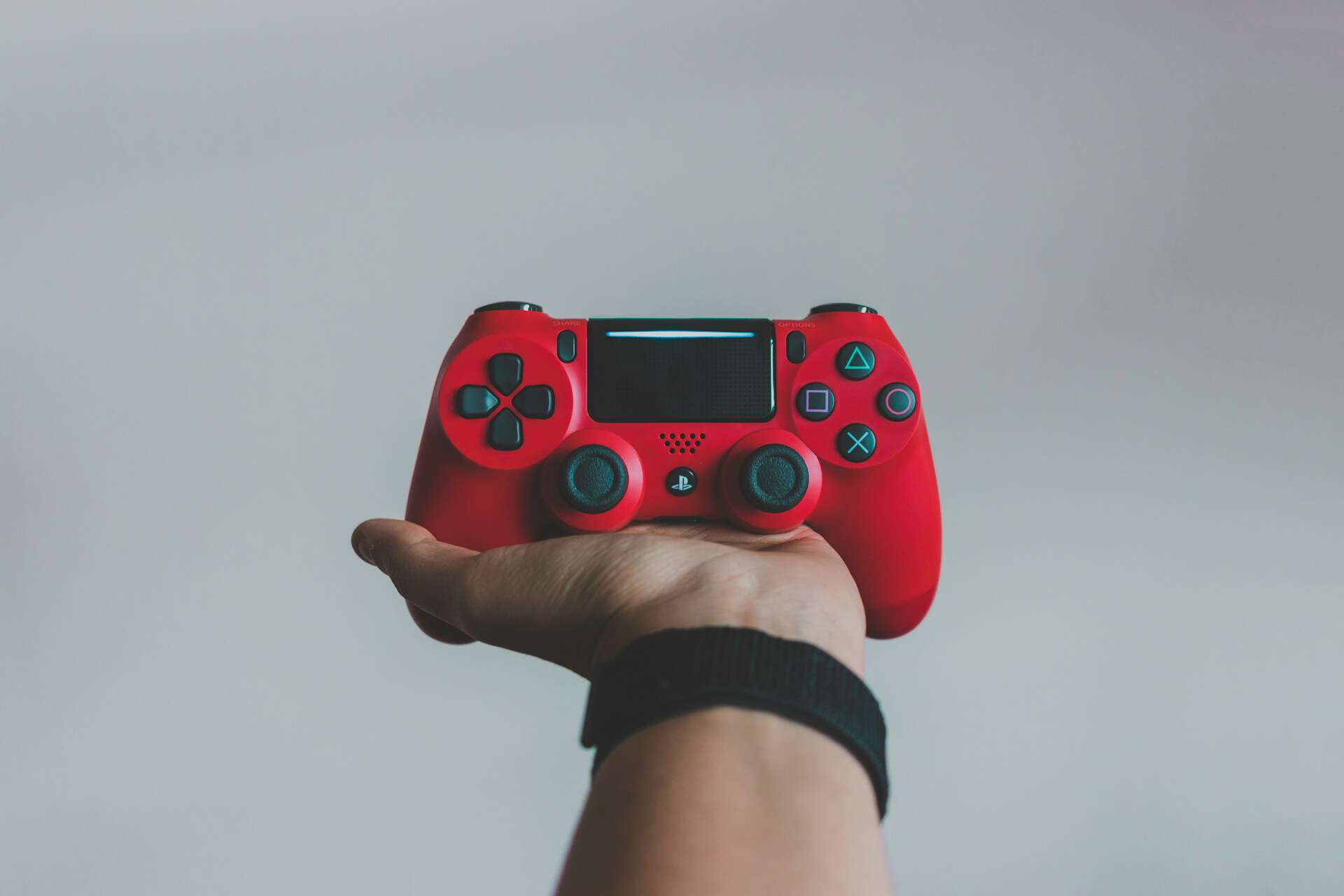 Playstation controller (photo: Nadine Shaabana).