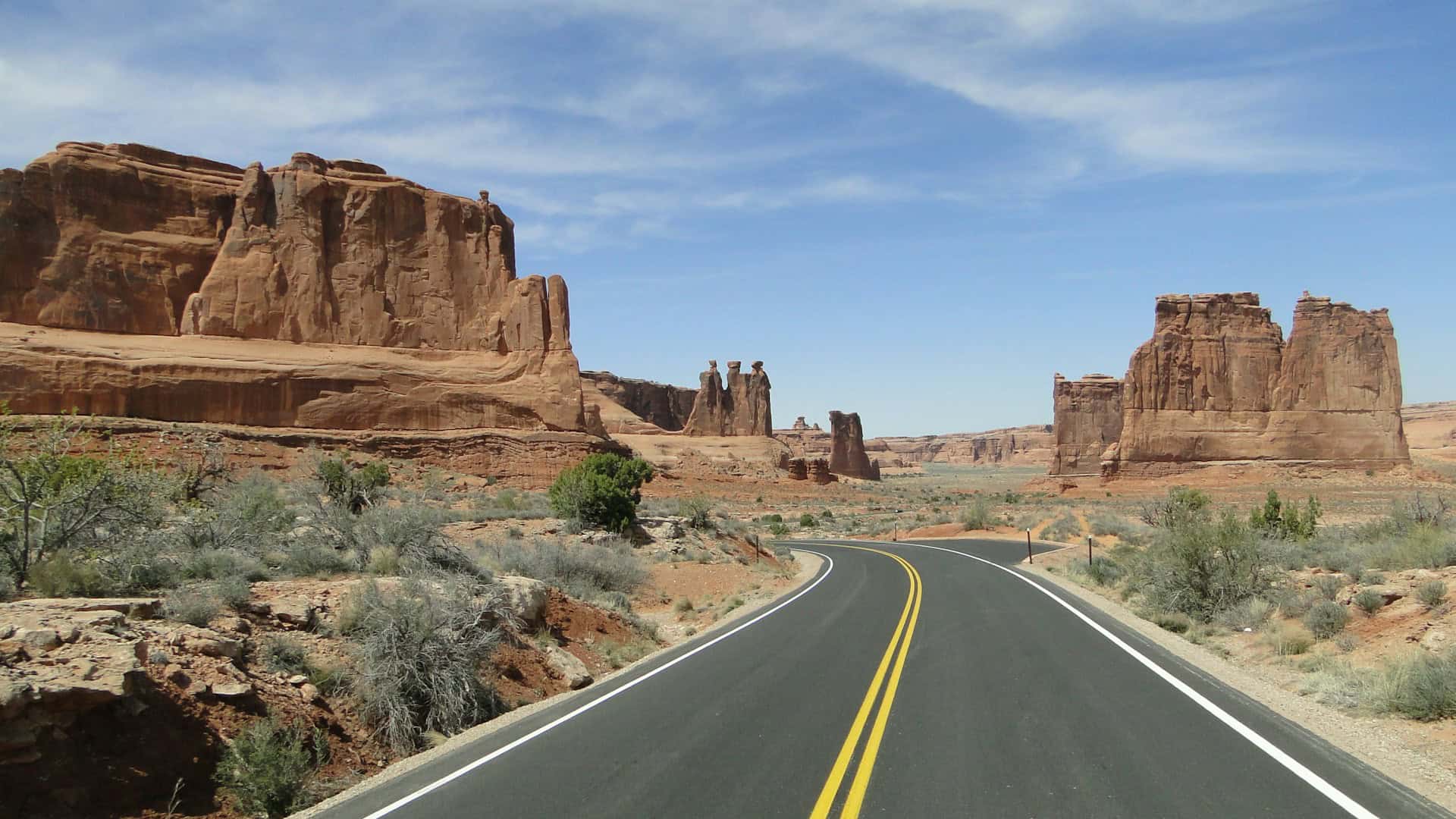 Road through Monument Valley, AZ (photo: Brian Stegman).