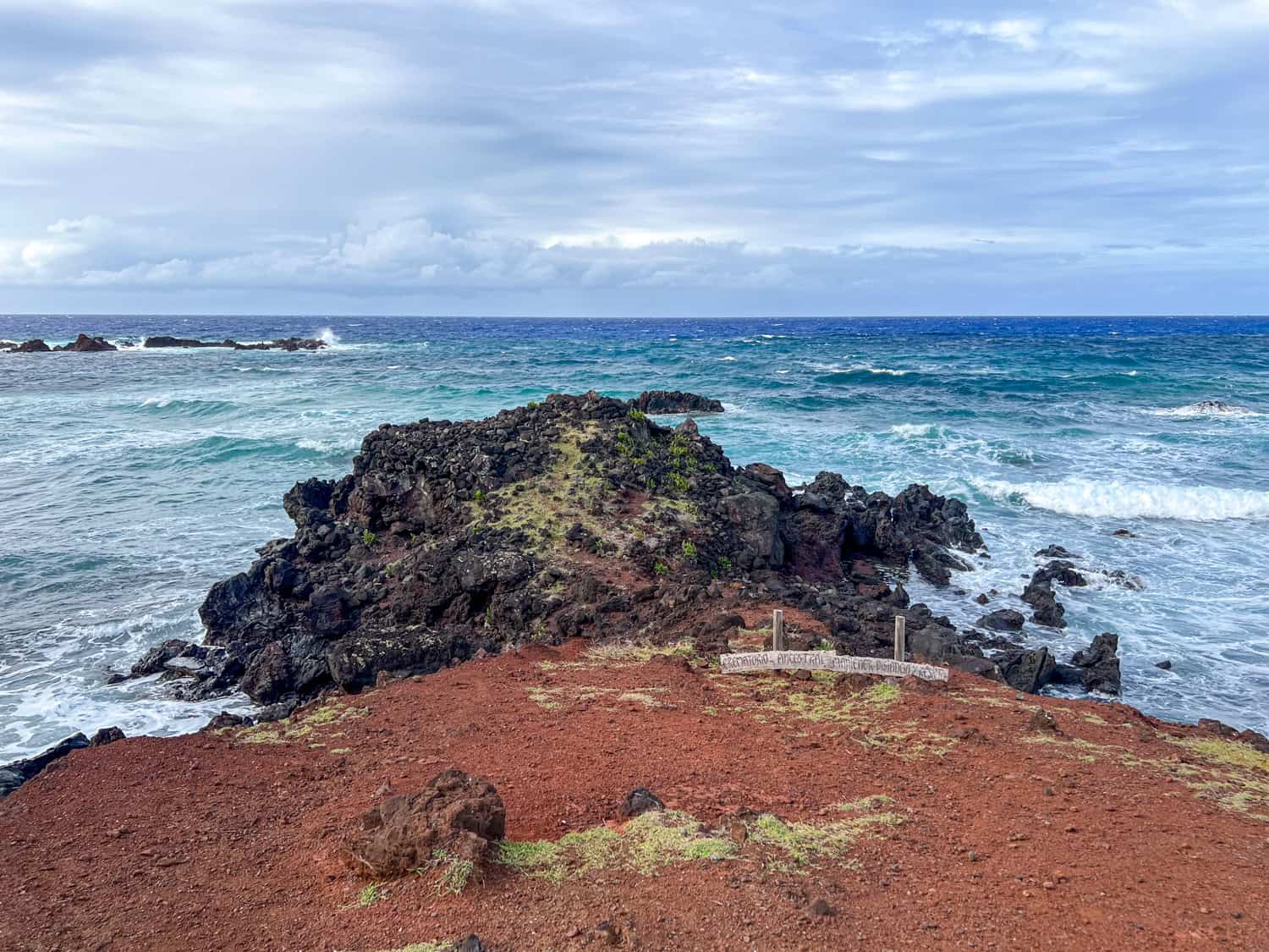 Ancient mariner cremation site at Ovahe Beach.