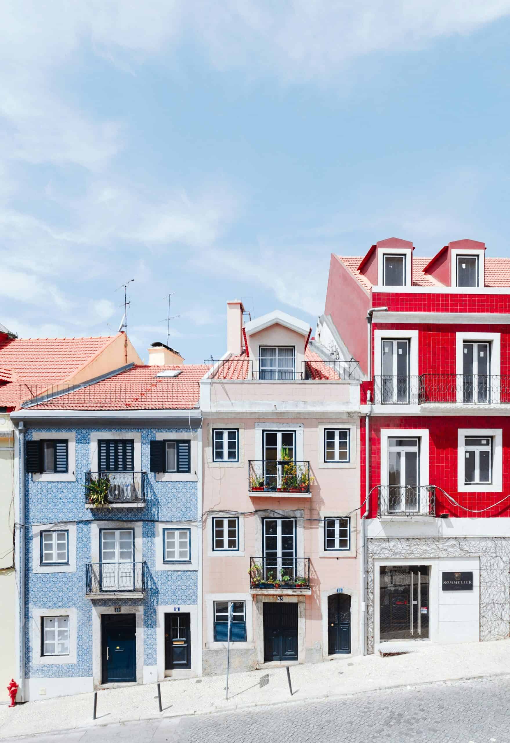 Colorful houses in Lisboa, a popular city for buying property in Portugal (photo: Hugo Sousa).