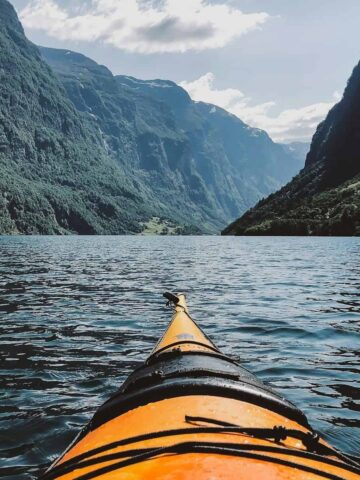 Kayaking Nærøyfjord (photo: Max van den Oetelaar).