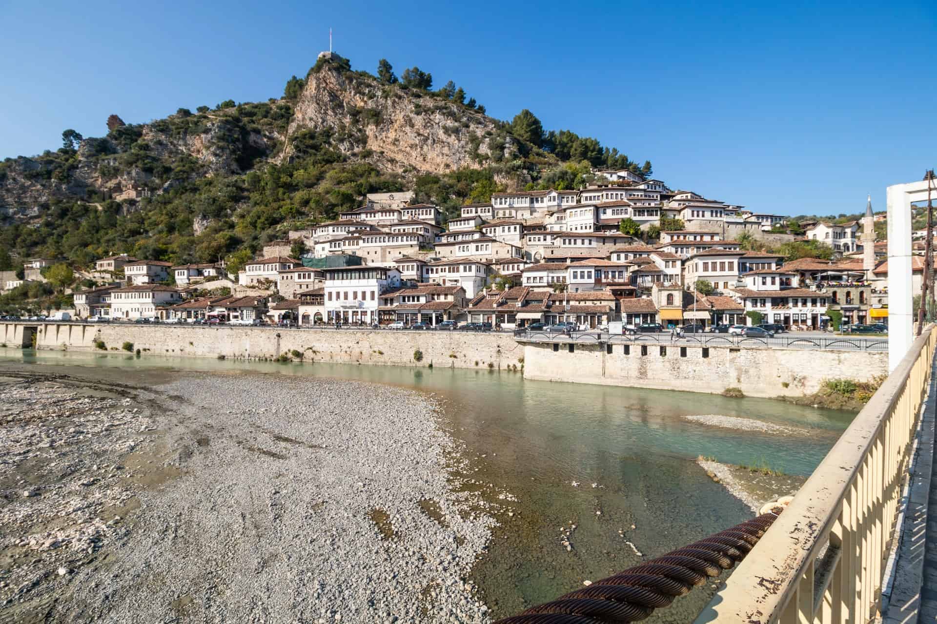 Houses in Berat (photo: Konpasu.de).