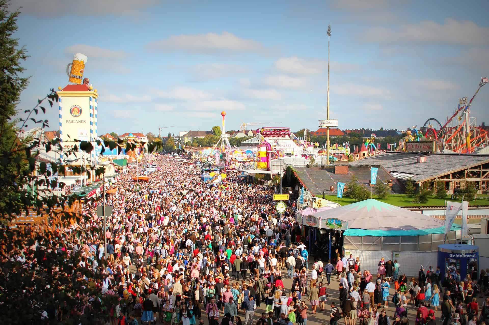 Crowds enjoying Oktoberfest in Munich (photo: Pexels).