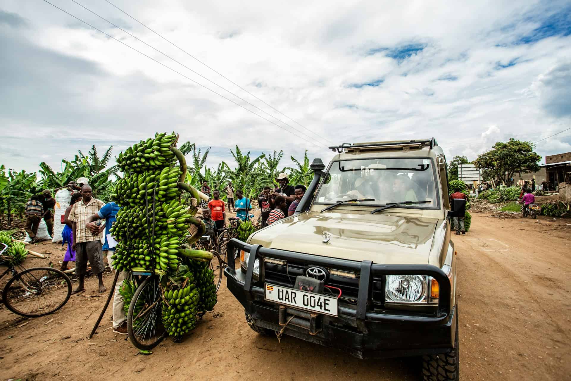 Toyota SUVs like this one in Kasese are popular for Uganda road trips (photo: Mwanje Henry, Unsplash).