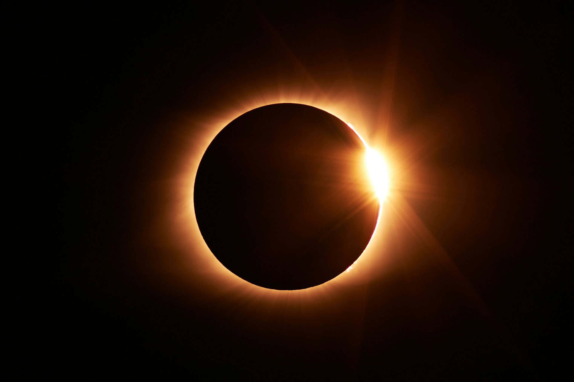 Travel to Egypt in 2027 to witness a solar eclipse like this one (photo: Jongsun Lee, Unsplash).