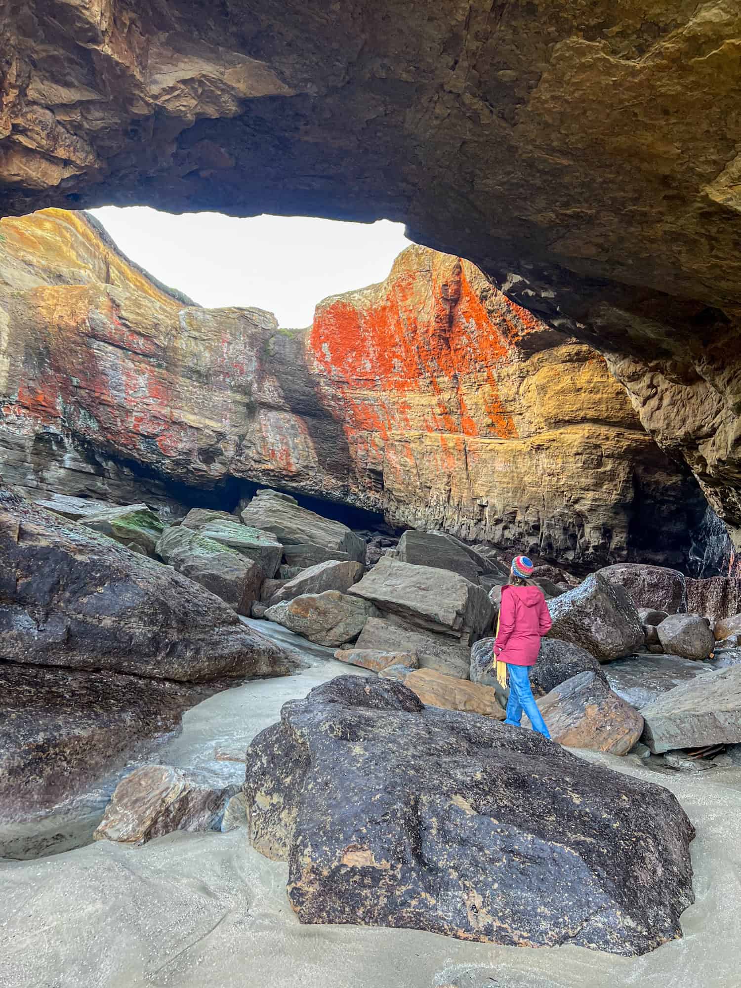 Kel enters Devils Punchbowl at low tide.