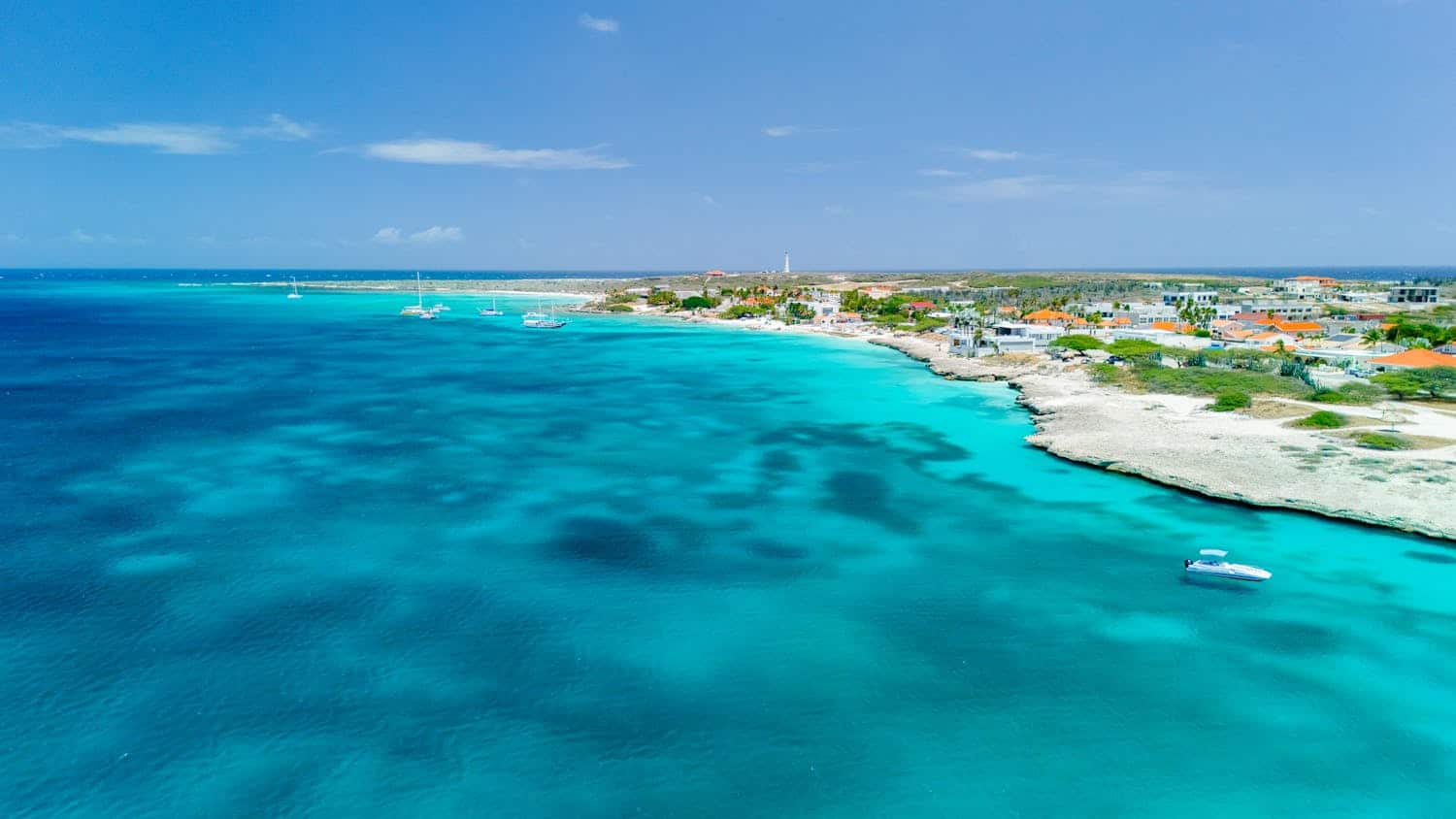 Noord, Aruba (photo: Ryan Anderson, Pexels).
