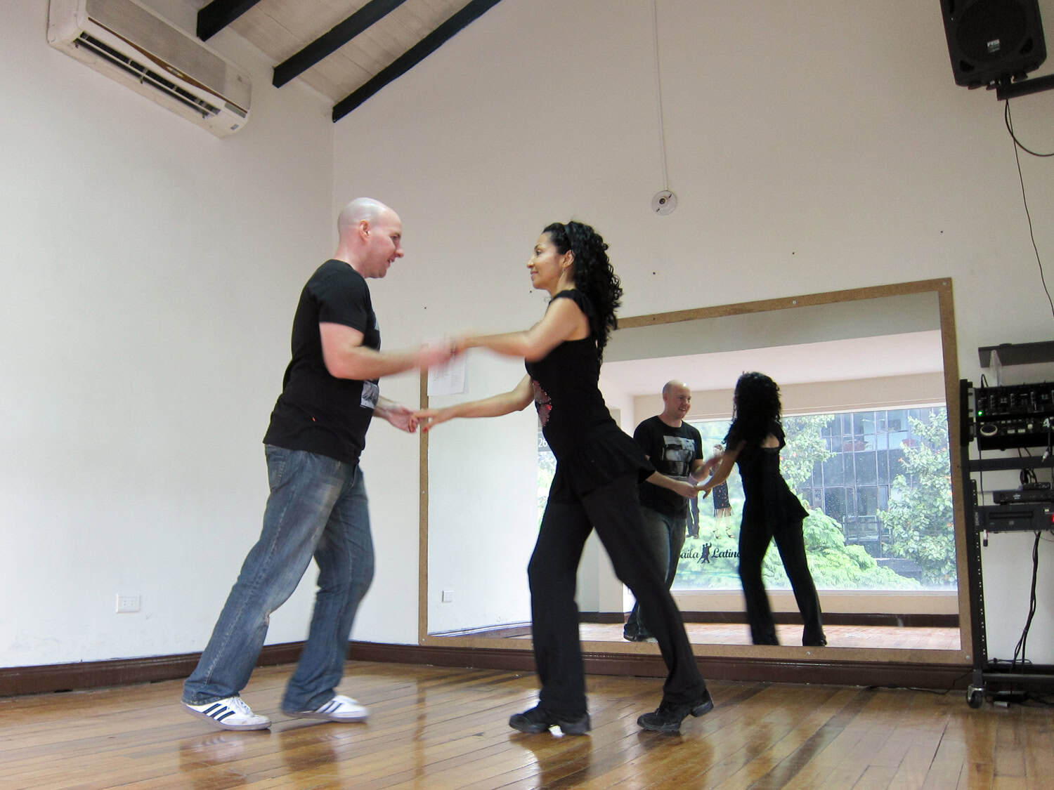 Learning Spanish in Colombia helped me communicate during salsa lessons in Medellín